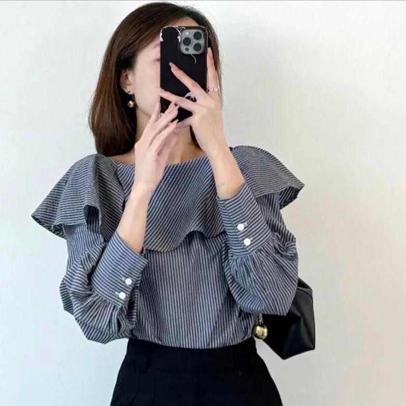 Lune_Graceเสื้อเชิ้ตลายทางสำหรับผู้หญิง ดีไซน์ใหม่ ขอบระบาย ทันสมัย อเนกประสงค์ ใส่สบาย เสื้อผ้าผู้หญิง 99106