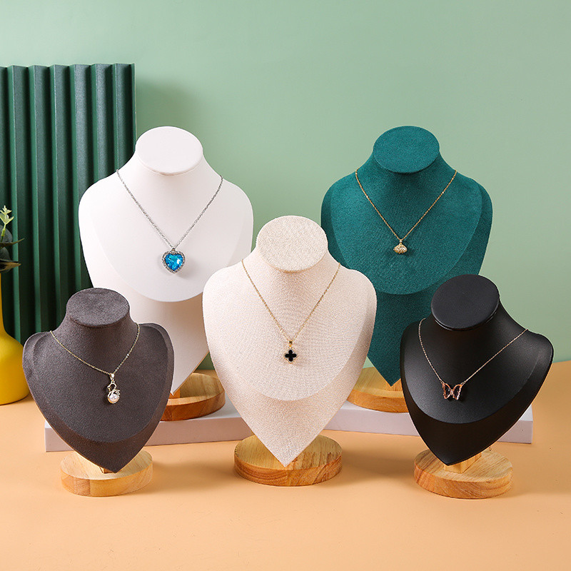 [1581 ทําซ้ํา] ไม้เนื้อแข็งหัวใจรักรุ่นภาพสร้อยคอยืนแสดงเครื่องประดับยืนจี้เครื่องประดับยืนเครื่องปร