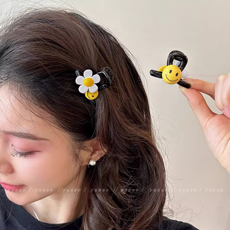 สไตล์ใหม่สไตล์เกาหลีน่ารักหน้ายิ้มดอกไม้ขนาดเล็กคว้าคลิปขนาดเล็กสดสาวหวานกิ๊บด้านข้างหน้าม้าคลิปฉลาม