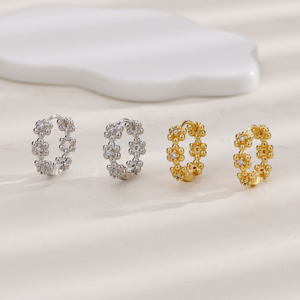Zircon ดอกไม้จี้ Hoop ต่างหูสําหรับผู้หญิงแฟชั่นชุบเงิน Huggies Hypoallergenic เครื่องประดับ aretes