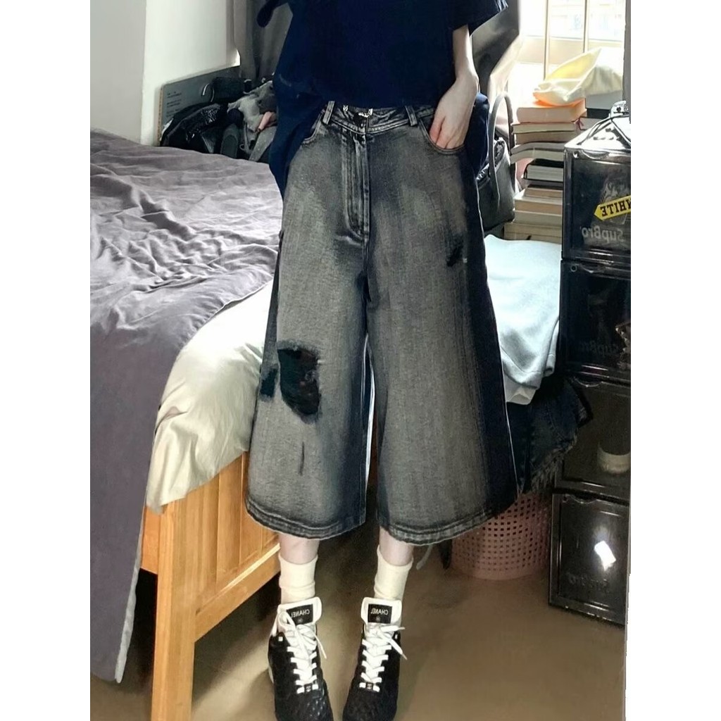 High Street vibe Ripped ฤดูร้อน Hip Hop Niche หลวมตรง Denim Cropped กางเกงขาสั้นผู้ชายผู้หญิง