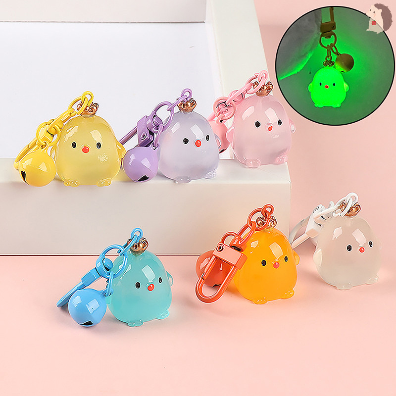 [IN] Creative Resin Luminous Crown ตุ๊กตาไก่รถ KeyChain Bookbag จี้อุปกรณ์เสริมไก่ของเล่นของขวัญ TH