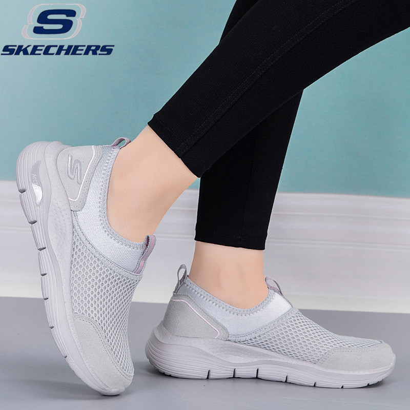 Skechers_ GOWALK ArchFit รองเท้ากีฬากลางแจ้งสําหรับบุรุษและสตรี Low-top Slip บนรองเท้าลําลองรองเท้าวิ่งผู้ชาย