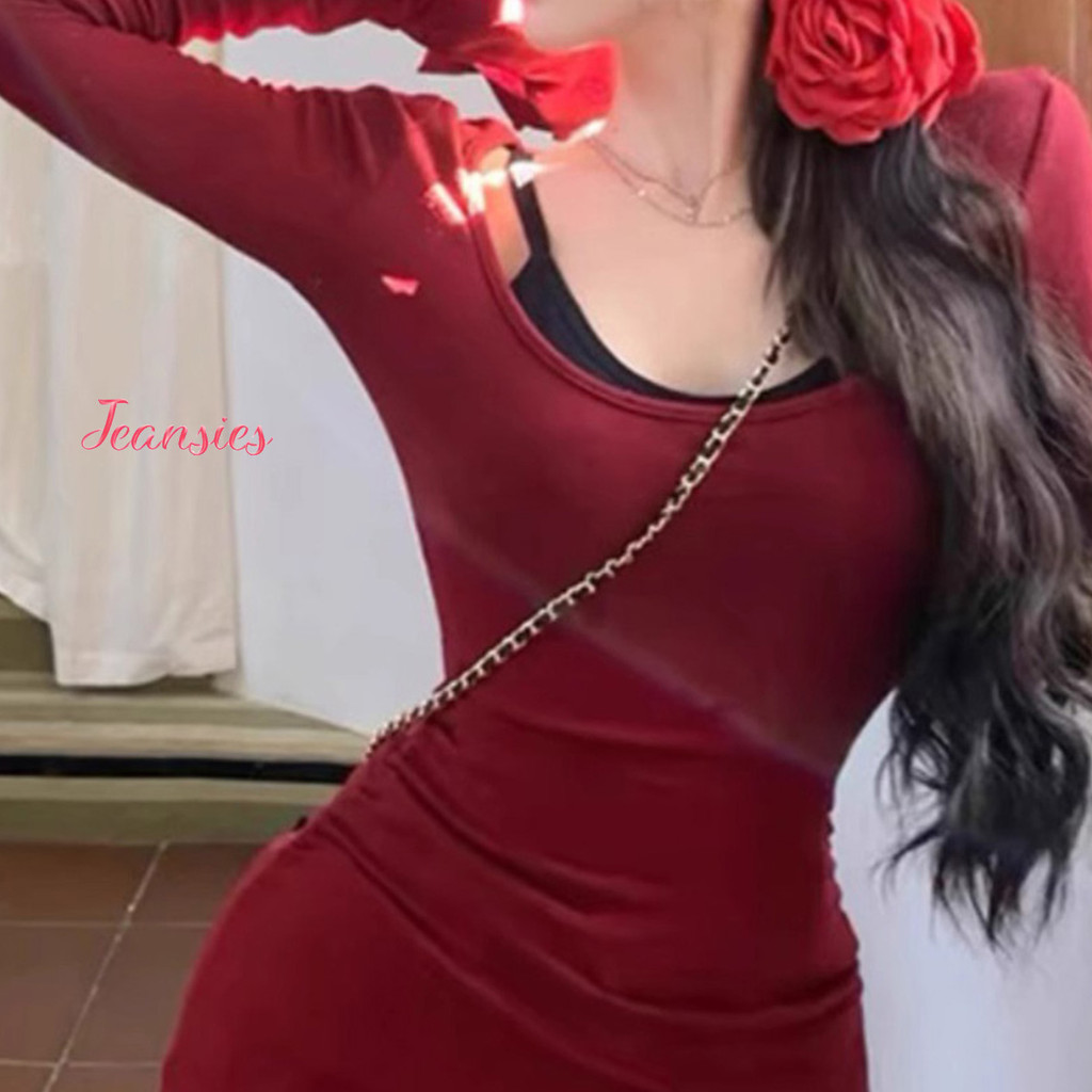 เสื้อยืดผู้หญิงสีแดง ใหม่ล่าสุด แบบแขนยาว คอ U