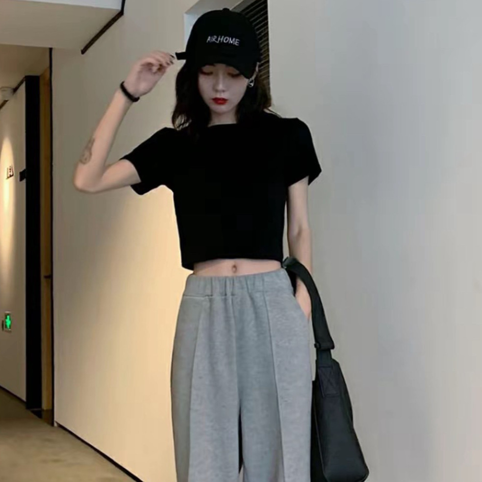 ✨ Cynthai ✨ เสื้อครอป คอกลม แขนสั้น ผ้านิ่มลื่น #9020