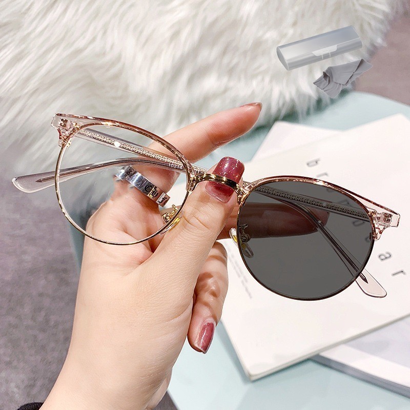 แว่นสายตายาว +125 +150 +175 แว่นตากันรังสีแบบปรับแสงสำหรับผู้หญิง แว่นกรองแสงสีฟ้าออกแดดเปลี่ยนสี