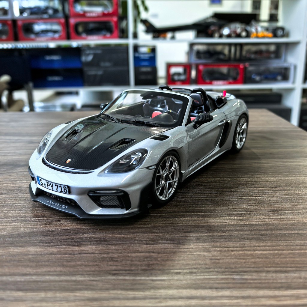 NOREV Norwell 1: 18 Porsche 718Spyder RS 2023 จําลองรถรุ่นตกแต่งรถ