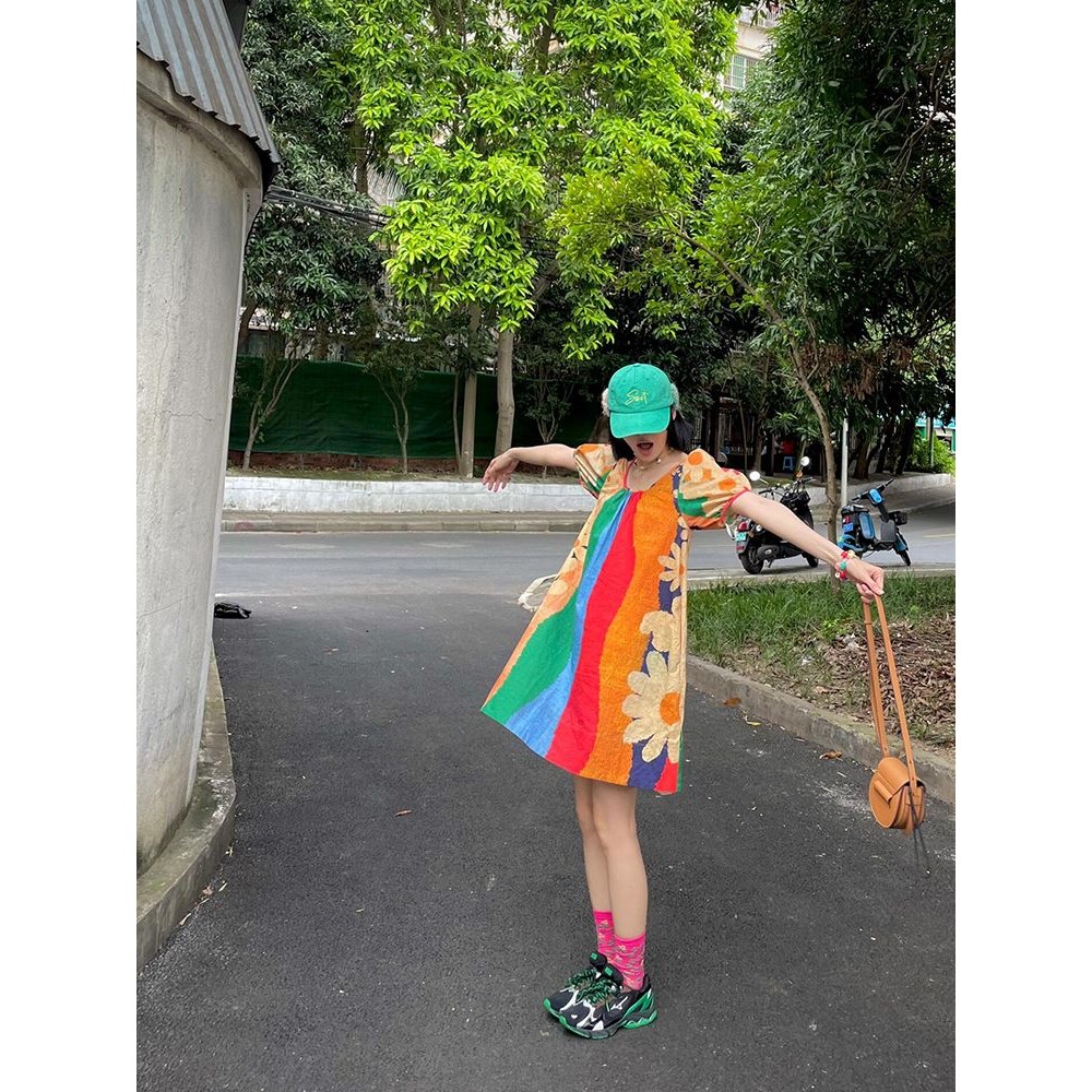 พร้อมส่ง จัดส่งไว! Dopamine Pastoral สไตล์ชุดผู้หญิง 2024 ฤดูร้อนพัฟแขน Rainbow Color-Blocking พิมพ์ขนาดเล็ก Slimmer ดูกระโปรง