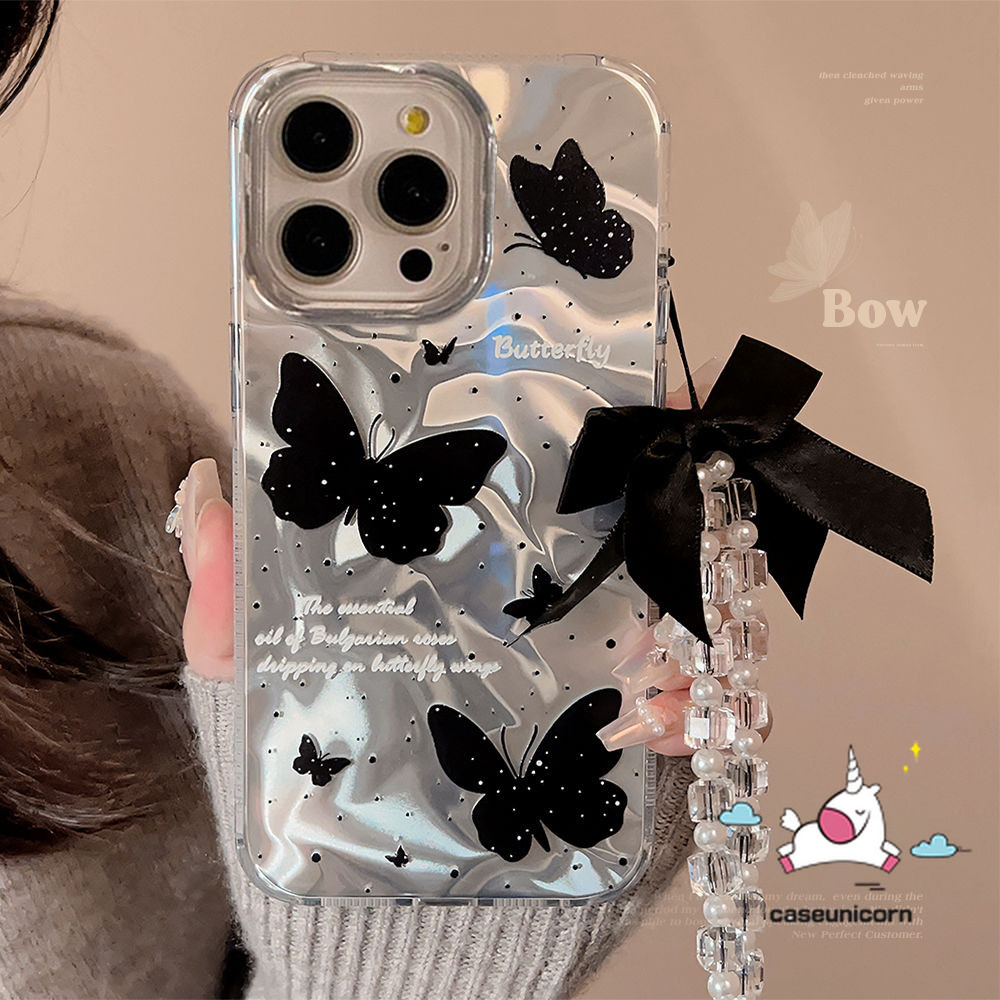 Dreamy Vintage การ์ตูน Cool ผีเสื้อ Creative Bow สร้อยข้อมือสําหรับ IPhone 15 12 13 14 11 Pro MAX XR 7Plus X XS MAX 14 8 7 15 Plus SE หรูหราคลื่นเลเซอร์น้ํานุ่มกรณี