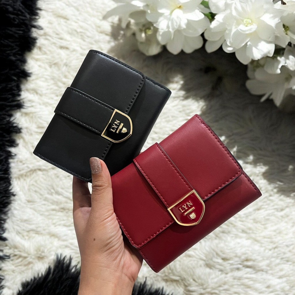 กระเป๋าสตางค์Lyn ใบสั้น หน้าเข็มขัดพกพา สวยเก๋