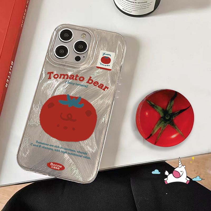 การ์ตูนมะเขือเทศหมีแท็กสําหรับIPhone 13 15 12 16 14 17 11 Pro Max 17 Air 7Plus XR XS MAX X 16 14 8 7 15 Plus SE 2020 Creative Tomato Standเลเซอร์Featherเส้นด้ายกรณี