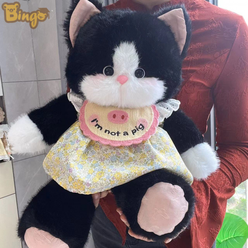 【Bingo】ตุ๊กตาแมวน่ารัก แมวดำมิงค์เทียม มาพร้อมผ้ากันเปื้อน ตุ๊กตาขนนุ่ม ของขวัญสำหรับเด็กผู้หญิง (0532)