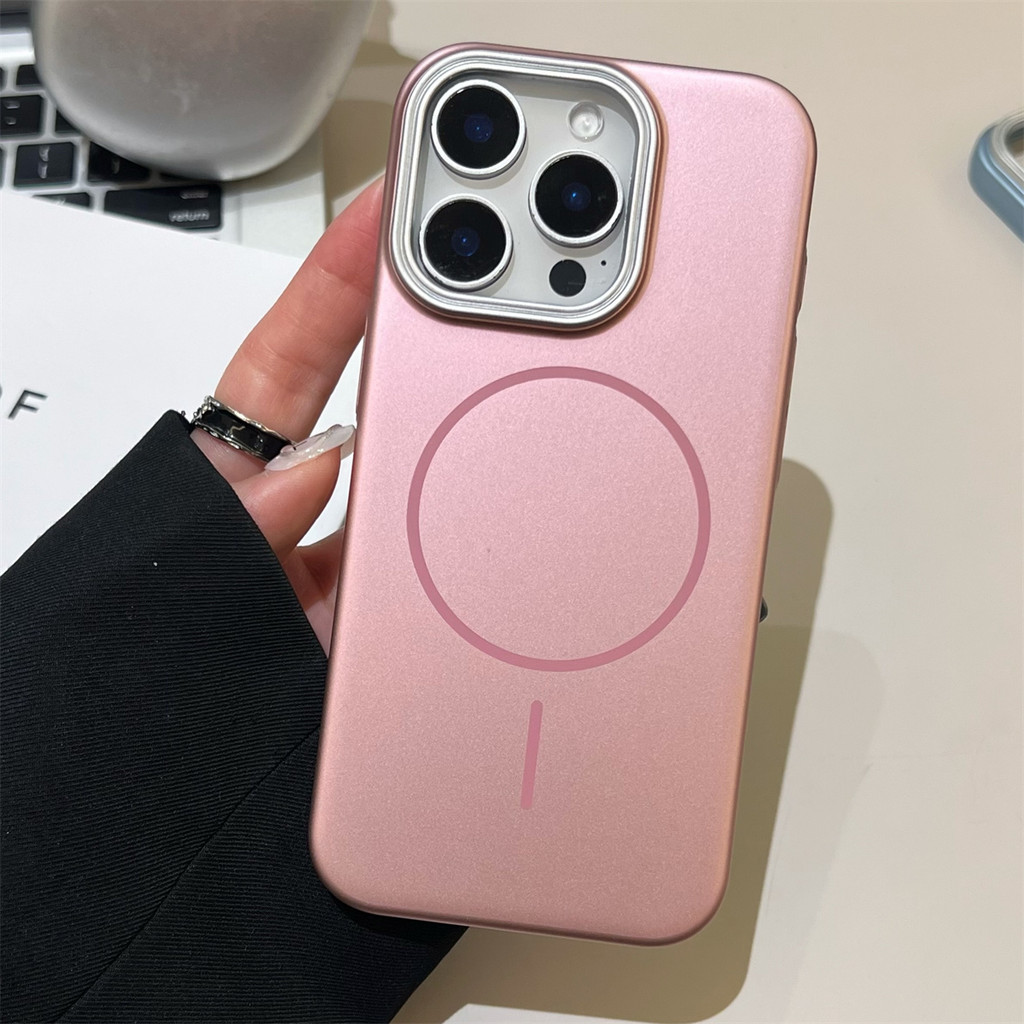 ใหม่ Metalic ไทเทเนียมเคสโทรศัพท์แม่เหล็กสําหรับ iPhone 16E 15 Pro 14 13 12 11 16 Pro Max Plus Matte ไร้สายชาร์จ Hard PC บางเฉียบกันกระแทก