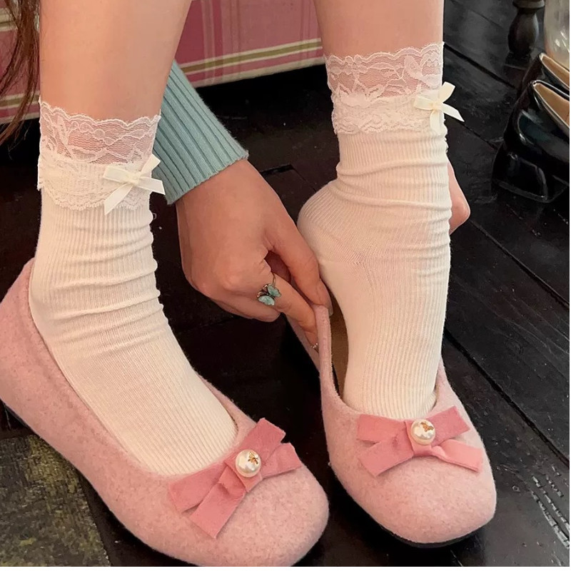 Sweet-Girl  ถุงเท้าผู้หญิงขอบลูกไม้ ถุงเท้าแบบบางกลางลำตัว เนื้อผ้านุ่ม ระบายอากาศได้ดี