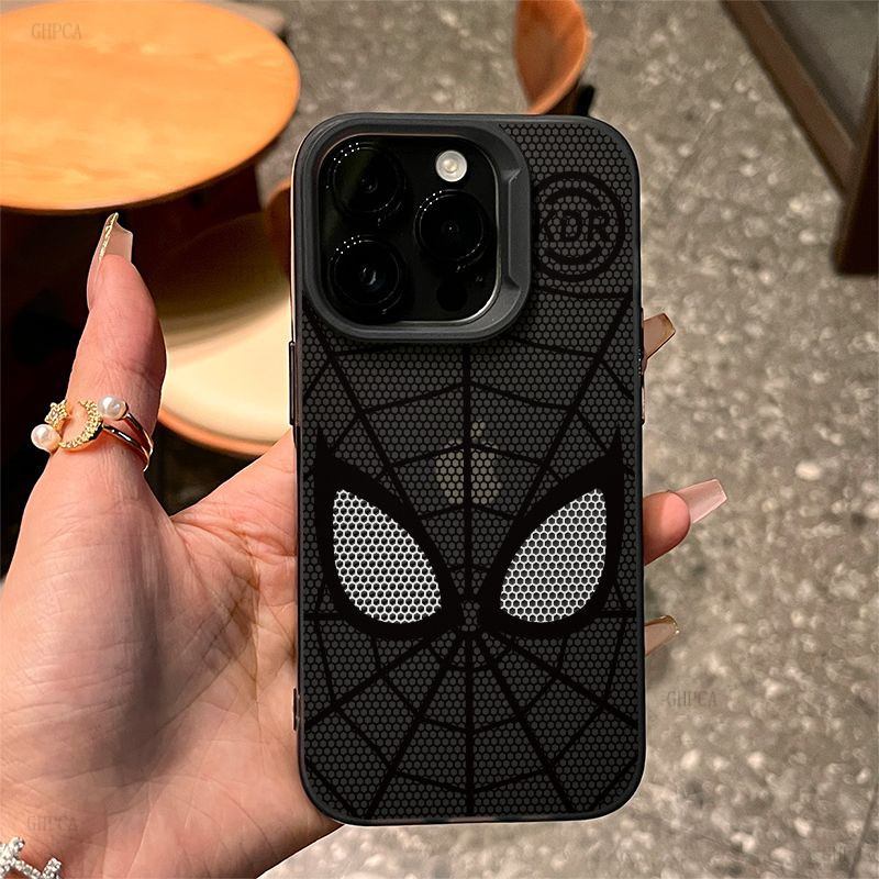 พื้นหลังสีดํา Spider-Man Apple 15/14/13 Phantom สไตล์ใหม่น่ารักยางนุ่มเรียบง่ายสไตล์ใหม่อินเทรนด์ xs/xr Soft Case 11