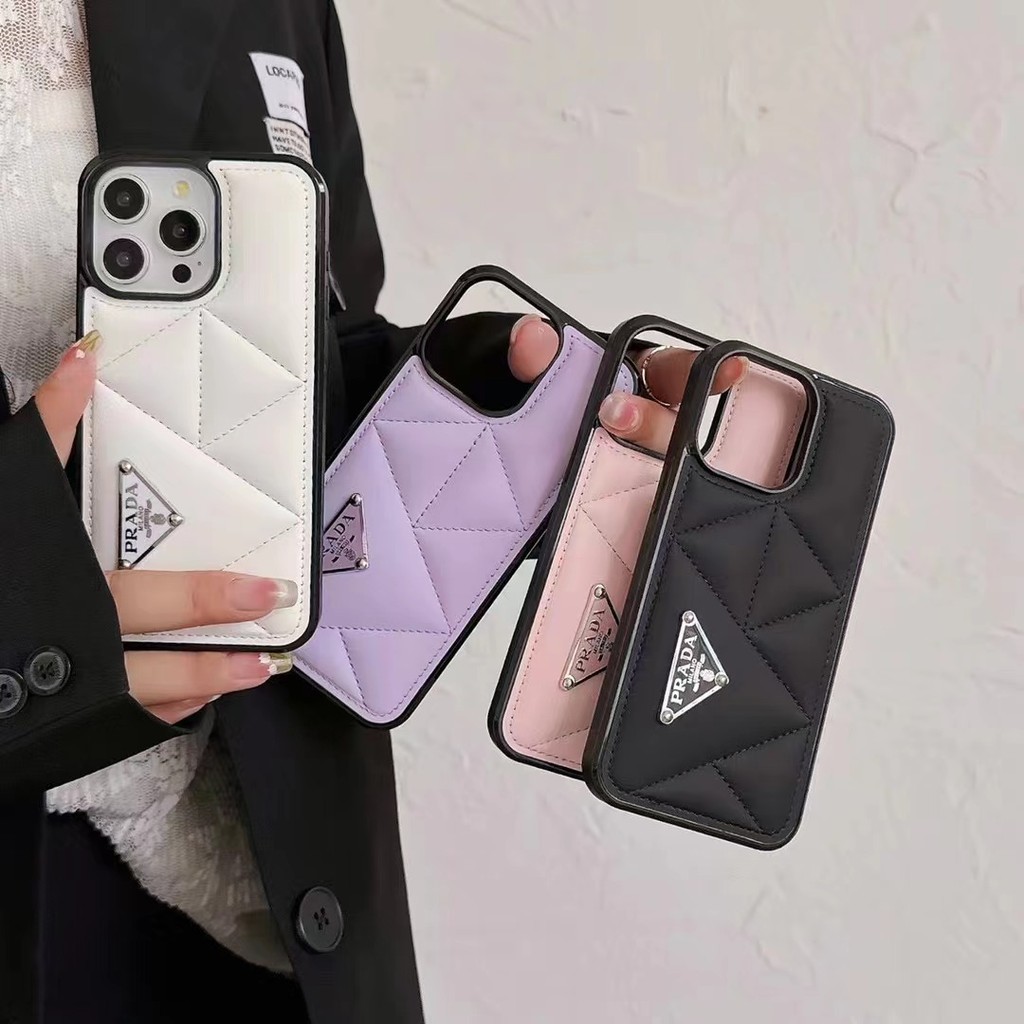 มีสไตล์ Prad-a แฟชั่นหนังเคสโทรศัพท์แบบรวมทุกอย่างสําหรับ iphone 15 14 13 12 11 Pro Max 14plus 15plus ฝาหลังโทรศัพท์มือถือแผนกฝาครอบป้องกัน