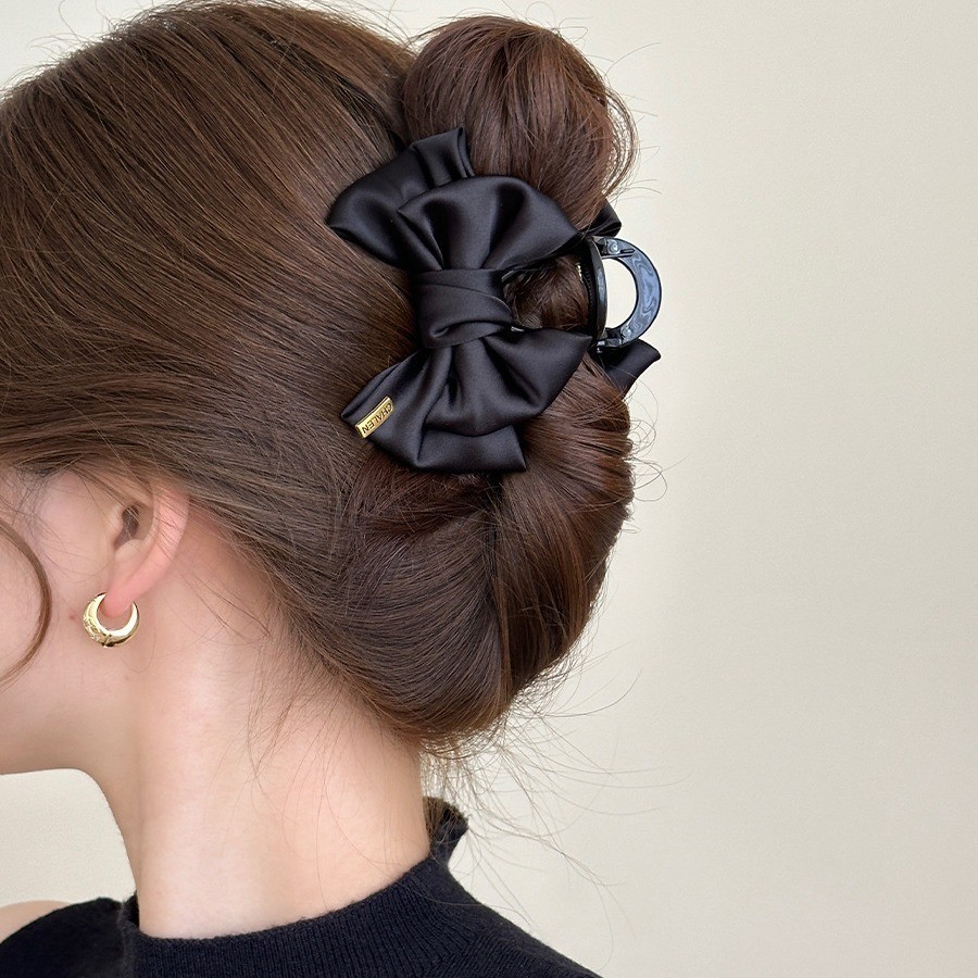 2024 คลิปคว้าโบว์สีดําคลิปฉลามขนาดใหญ่