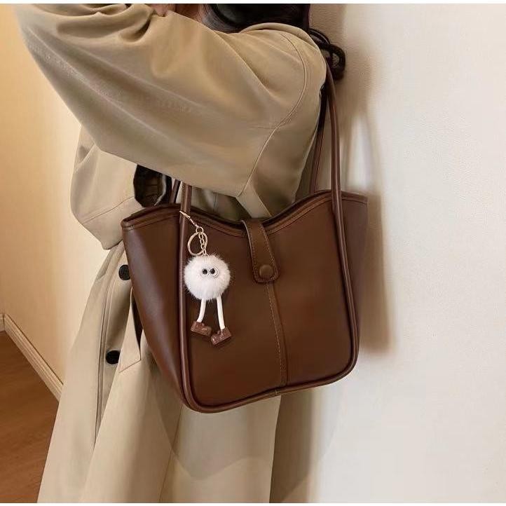 【พร้อมส่ง】miss bag fashion กระเป๋าสะพาย ดีไซน์ไม่ซ้ำใคร ทันสมัย เหมาะสำหรับกลุ่มแฟชั่นใหม่ในปี 2024