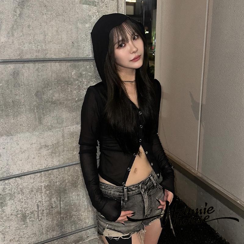 Hanie House- เสื้อยืดฮู้ดแขนยาวสีดําสําหรับผู้หญิง