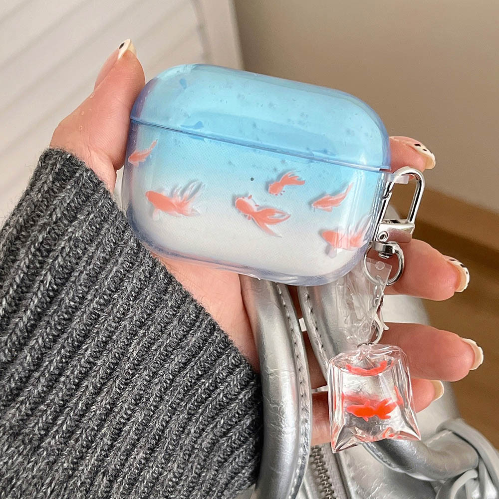 Lucky Fish หูฟังพวงกุญแจสําหรับ AirPods 4 2024 Clear Gradient Blue Goldfish สําหรับ Airpods 1 2 3 4th Pro Pro2 Pro3 2025 กรณีป้องกัน