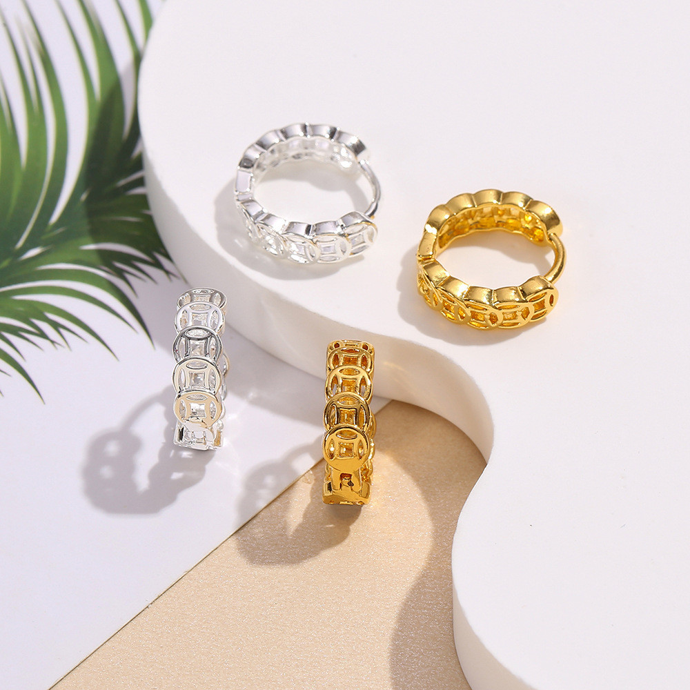 ผู้หญิง Lucky Charm Hoop ต่างหูเงิน Catcher เหรียญสแตนเลส Charm ต่างหูแฟชั่น Feng Shui Mantra หูหัวเข็มขัดเครื่องประดับ