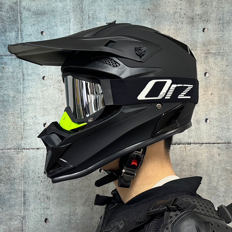 หมวกกันน็อคออฟโรด ORZ สำหรับทั้งผู้ชายและผู้หญิง ออกแบบมาให้มีอัตราการสะท้อนแสงต่ำ 90%, ใช้งานได้ในท