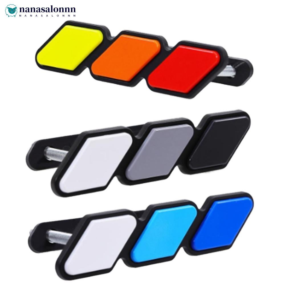 NANASALONNN รถ 3 Grille Badge สติกเกอร์สําหรับ Toyota Tacoma 4Runner Tundra Decals จัดแต่งทรงผมรถ J8