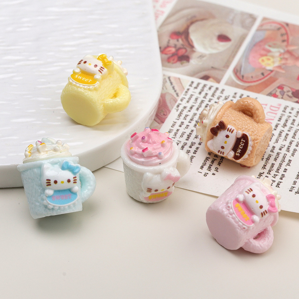 อุปกรณ์ทำเรซิ่นสำหรับการทำของตกแต่งและเครื่องประดับ เช่น พวงกุญแจ สร้อยคอ และกิ๊บ