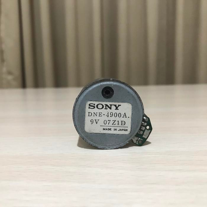 ZL99 DYNAMO MOTOR DC 9 VOLT 4900 RPM CW SONY DNE-4900A 9 VOLT 07Z1D