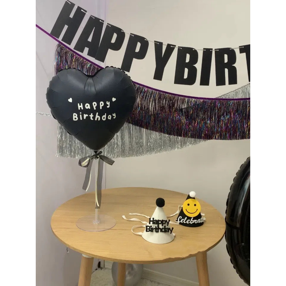 Boy Black Birthday Garland ขาตั้งบอลลูนหัวใจสีดําพร้อมสติ๊กเกอร์สีขาว