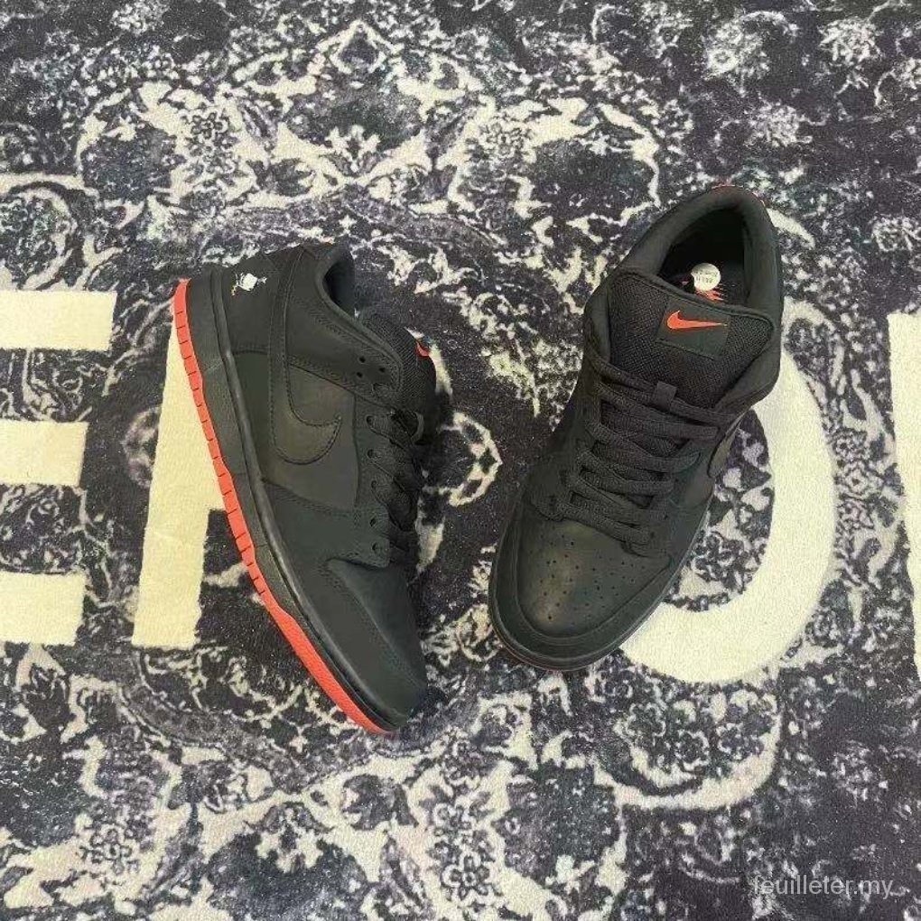 95q7 Nike SB Dunk Low Black Pigeon