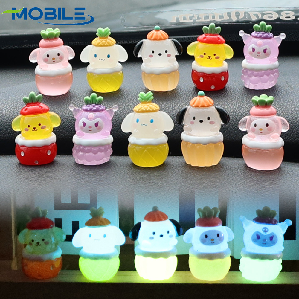 SANRIO [โดดเด่น] ตกแต่งผลไม้ซานริโอ้เรืองแสง - เครื่องประดับตั้งโต๊ะแผงหน้าปัดรถยนต์ - อุปกรณ์ภูมิทัศน์ไมโคร - งานฝีมือเรซินขนาดเล็ก ทําเอง - รูปปั้นเรืองแสงสี