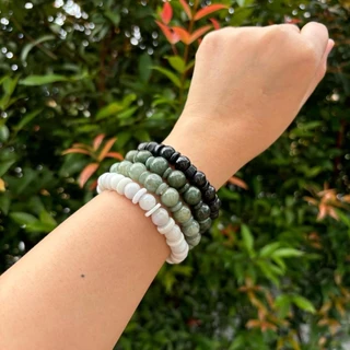 ข้อมือหยกพม่า หยกแท้ธรรมชาติ ข้อมือหยกคั่นบิดิส ขนาด10มิล 10BI