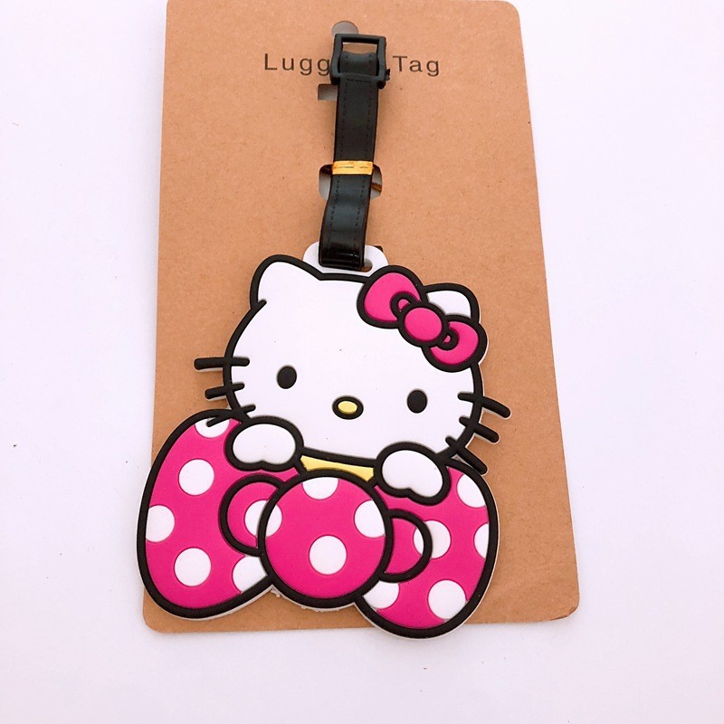 Kawaii Hello Kitty ป้ายกระเป๋าเดินทางอะนิเมะสีดํา Kitty แท็กกระเป๋าเดินทาง ID ผู้ถือที่อยู่ Baggage Boarding แบบพกพา