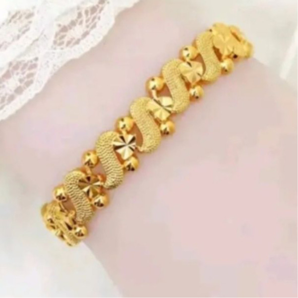 ARRAYYANSHOP04 WOMENS JEWELRY สร้อยข้อมือทองไทเทเนียม เครื่องประดับสตรี JS motif ล่าสุด กันสนิม