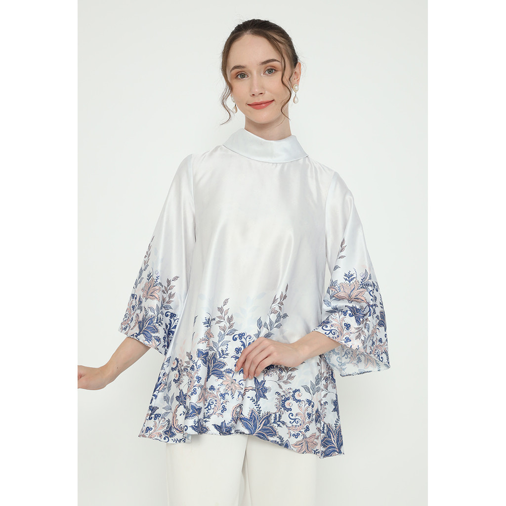 เสื้อเชิ้ตผู้หญิง Motif Pasley Nimas Deffery Blouse สีเทา By Brilliant Girl