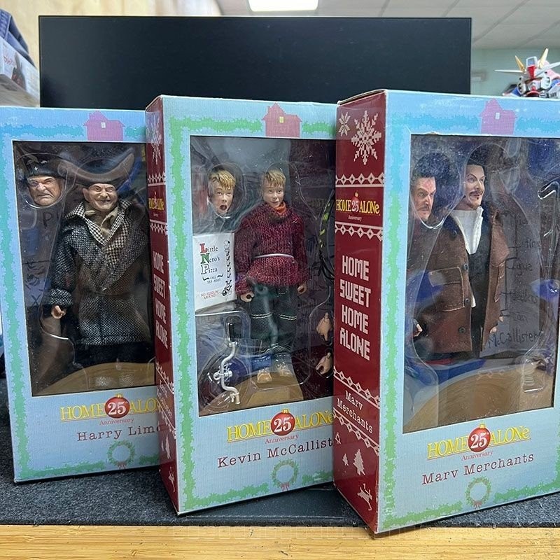 รุ่นแรก NECA Home Alone Home Alone Kevin Harry Marford Cloth Clothes Movable Model Figure