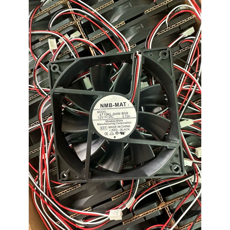 พัดลม 4.5นิ้ว หนา25mm NMB-MAT 7 MODEL 4710KL-04W-B59 12V == DC 0.72A  Minebea-Matsushita Motor Corpo