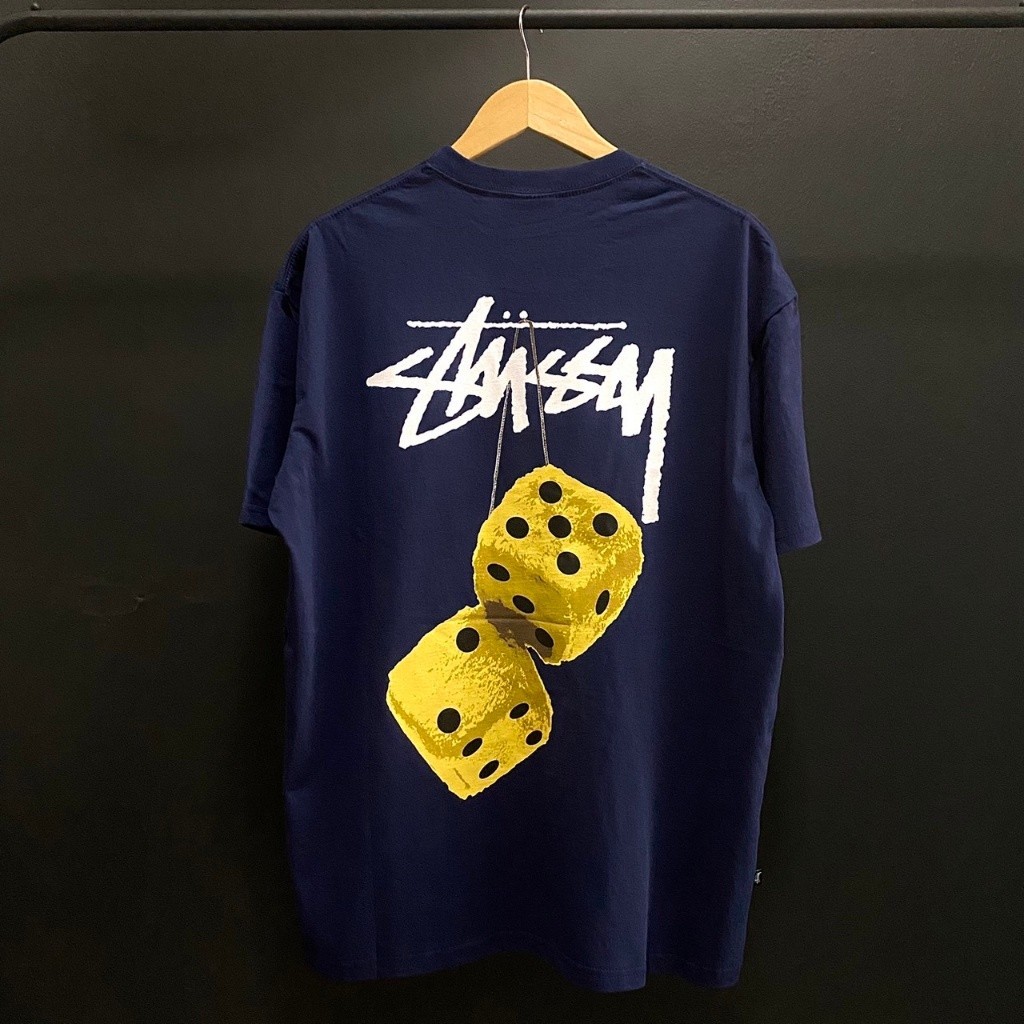 【HOT】 [Hustle.store]เสื้อยืด Stussy Fuzzy Dice Tee มือ1ของแท้พร้อมส่ง‼️‼️‼️‼️‼️‼️‼️‼️