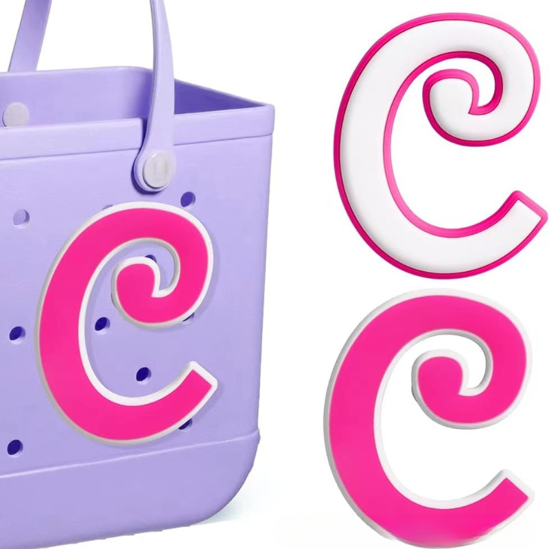 ตัวอักษรสีชมพู A-Z กระเป๋า Jibbitz อุปกรณ์ตกแต่งกระเป๋า ติดกระเป๋า Bogg bag DIY accessories Charms ถอดได้ สำหรับกระเป๋าชายหาด