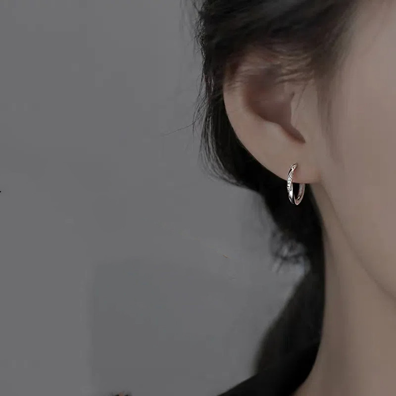 ส925แหวนเงินสเตอร์ลิงต่างหูแฟชั่นเครื่องประดับที่เรียบง่ายต่างหูนักเรียนสุภาพสตรีของขวัญขายส่ง - รูปที่ 3