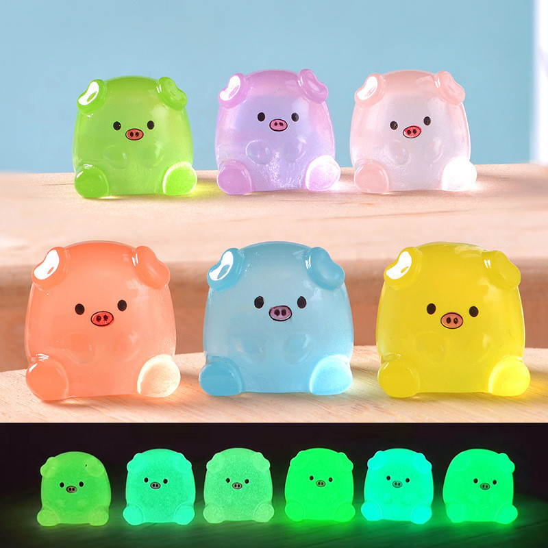 10 ชิ้น Luminous Piggy 3D เรซิ่น Charms สําหรับ DIY (4-337)