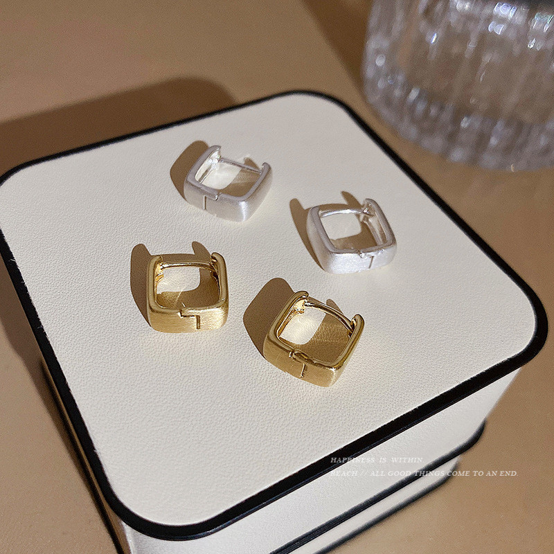 Simple Square Blocks Hoop ต่างหูสําหรับ Unisex ชุดต่างหูเจาะสําหรับเด็กชุดต่างหูเงินทุกวันสไตล์หวานอุปกรณ์เสริมเครื่องประดับ