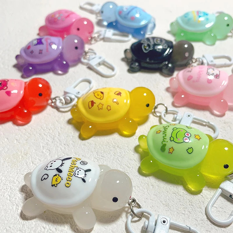SANRIO การ์ตูนเต่าพวงกุญแจ ซานริโอ จี้น่ารักสร้างสรรค์ น่ารัก สัตว์รถพวงกุญแจกระเป๋าเป้สะพายหลังอุปกรณ์ตกแต่ง