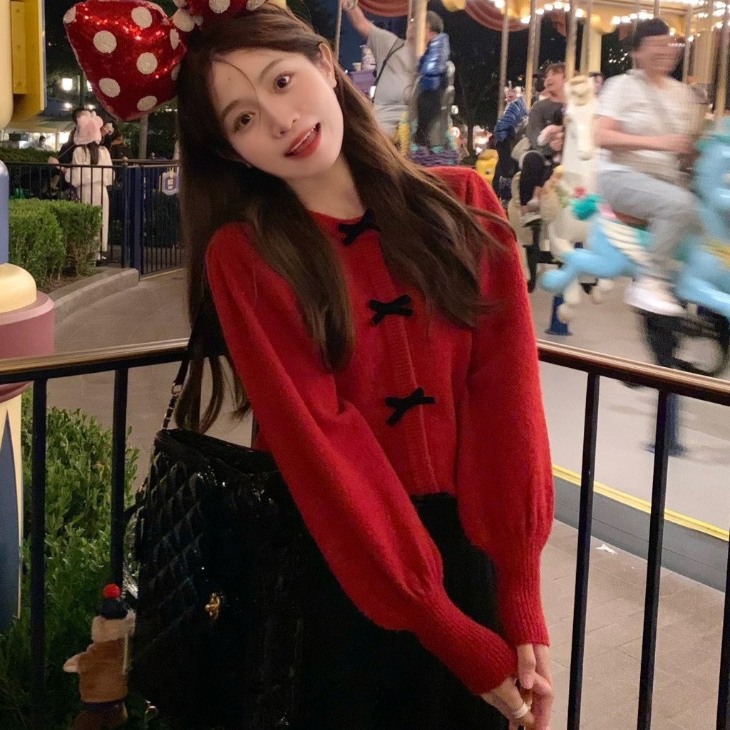 Balamy เสื้อสเวตเตอร์สีแดงแบบไขว้ผูกโบว์สำหรับผู้หญิงเสื้อคาร์ดิแกนถักสไตล์ชิวๆสำหรับฤดูใบไม้ร่วงและฤดูหนาวแบบใหม่