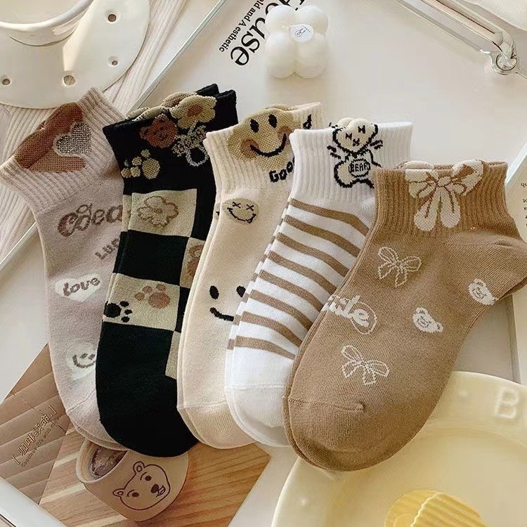 HOME818 ถุงเท้าข้อสั้น (5ลาย/10คู่) ถุงเท้าแฟชั่นเกาหลี เนื้อผ้านุ่มงานถักอย่างดี ลายยิ้ม NO.B73
