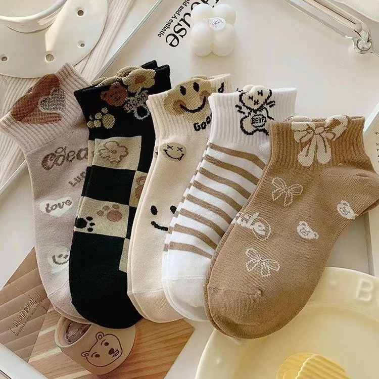 HOME818 ถุงเท้าข้อสั้น (5ลาย/10คู่) ถุงเท้าแฟชั่นเกาหลี เนื้อผ้านุ่มงานถักอย่างดี ลายยิ้ม NO.B73