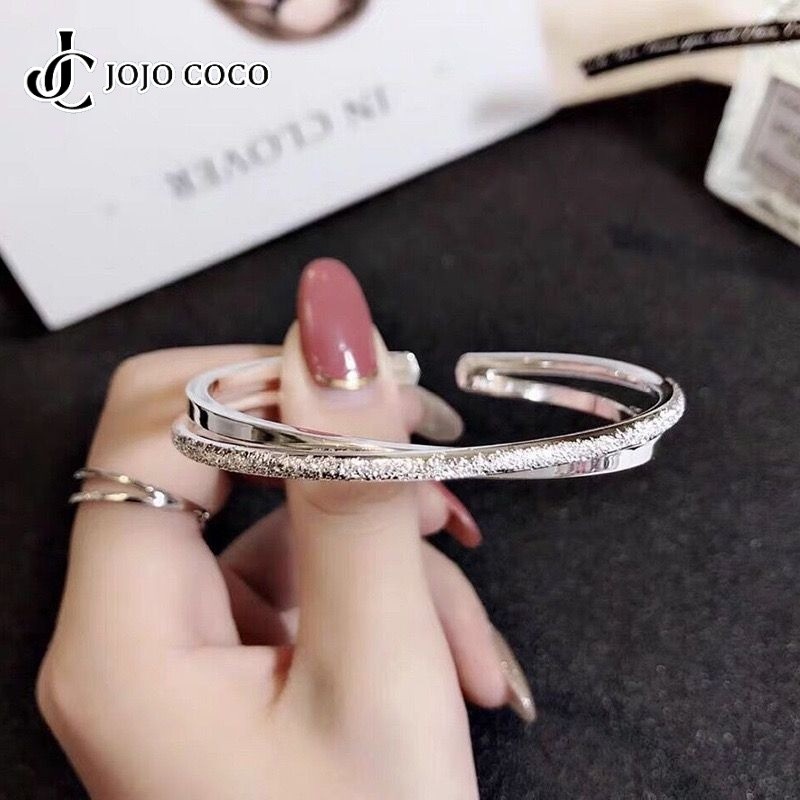 Jojo COCO ใหม่ Frosted Cross สร้อยข้อมือผู้หญิง Ins Design Simple สร้อยข้อมือปรับของขวัญวันเกิดแฟน