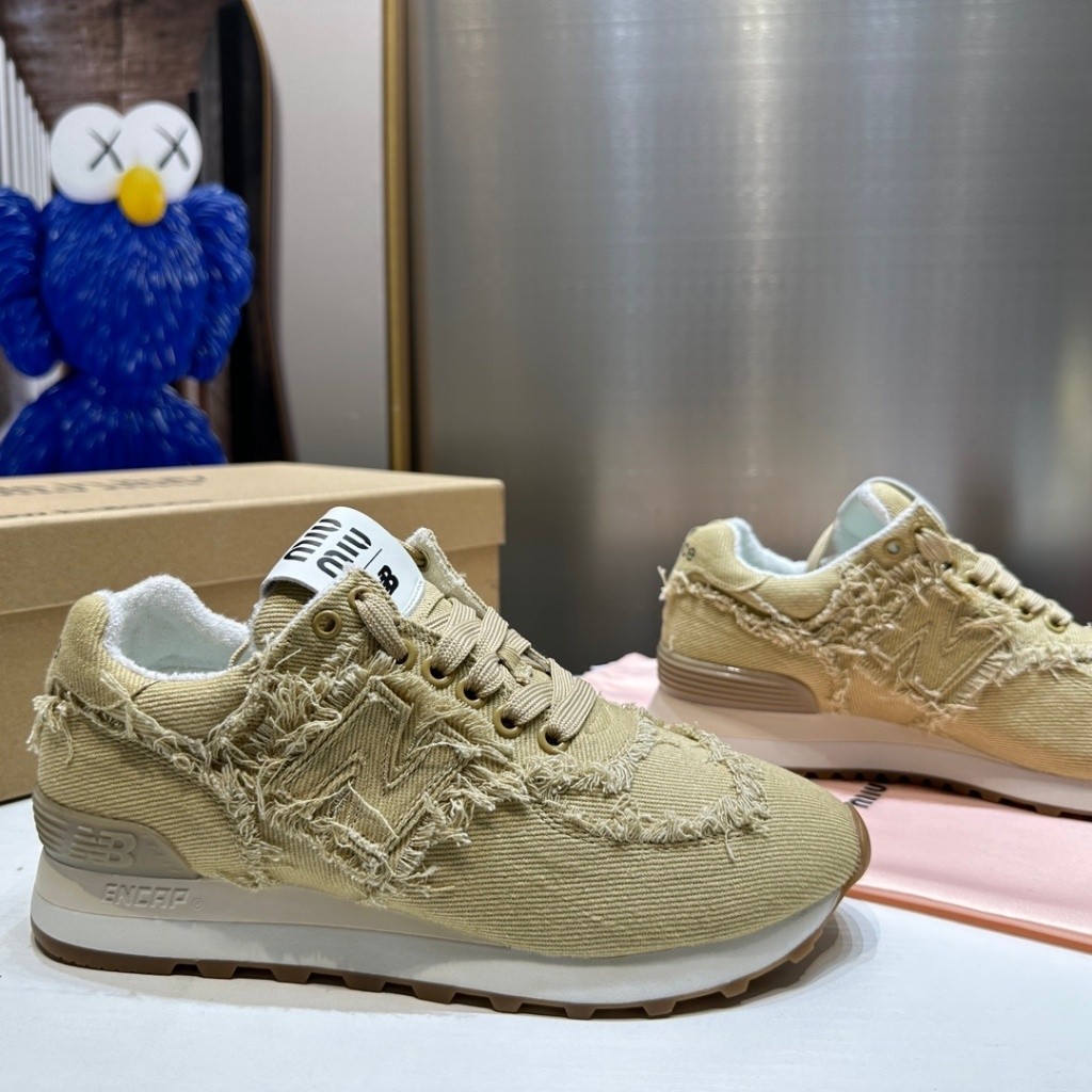 MiuMiu x NEW BALANCE 574 Co รองเท้าผ้าใบ, รองเท้าผ้าใบ, รองเท้าผ้าใบ, รองเท้าผ้าใบ, รองเท้าผ้าใบ2023