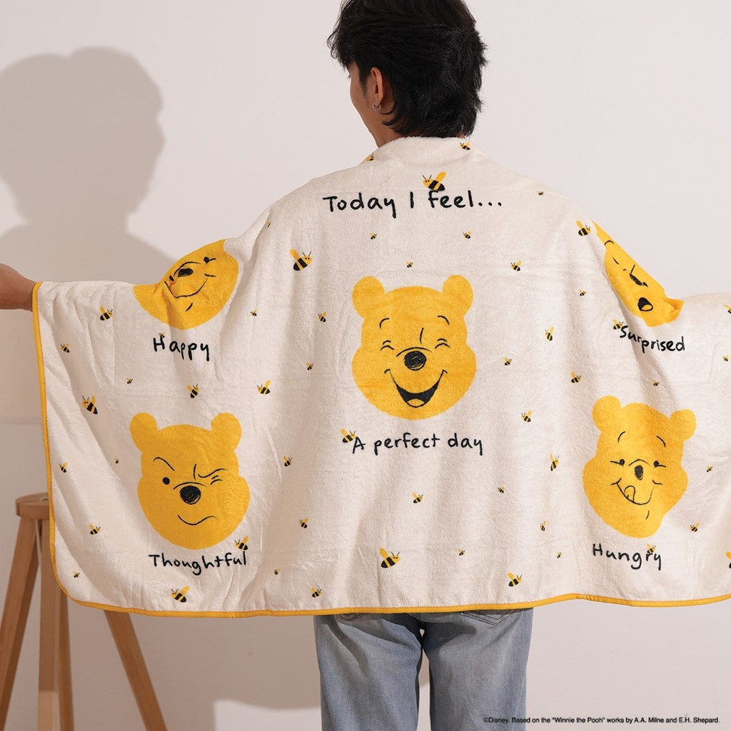 Disney Home ผ้าห่มคลุมไหล่ DISNEY รุ่น BUZZYBEE POOH&F 01 สีเบจ/เหลือง (130x0.5x75 ซม.) แบรนด์ DISNEYHOME